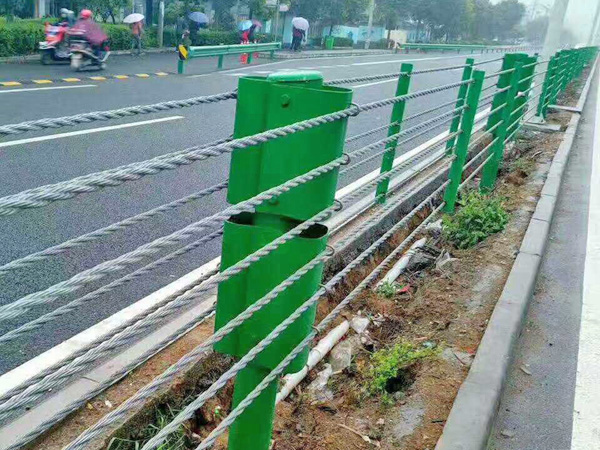 鋼絲繩護欄