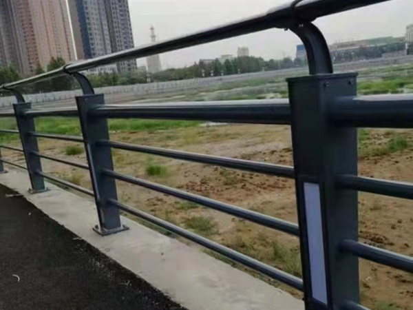 燈光護(hù)欄