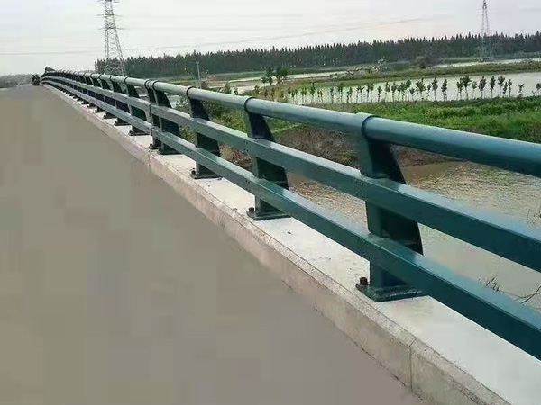 防撞護(hù)欄