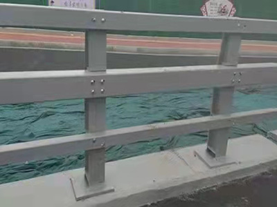防撞護(hù)欄